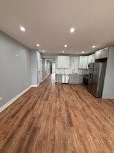 4907 W Walton St in Chicago, IL - Building Photo - Building Photo