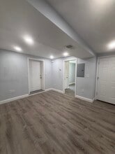 60 Beach Rd, Unit 1 in Revere, MA - Foto de edificio - Building Photo