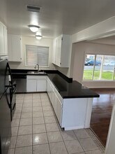 10830 Burnet Ave in Mission Hills, CA - Building Photo - Building Photo