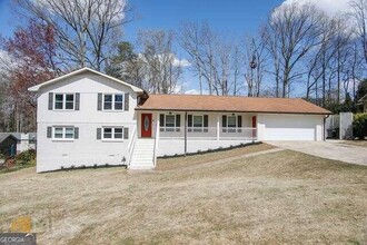 2065 Rock Creek Rd in Buford, GA - Building Photo - Building Photo