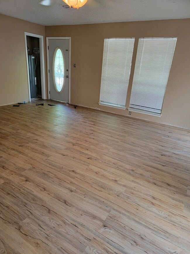 8031 River Rd in New Braunfels, TX - Building Photo - Building Photo