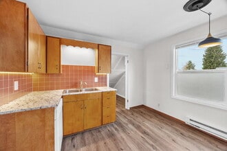 1114 8th Ave NW in Puyallup, WA - Building Photo - Building Photo