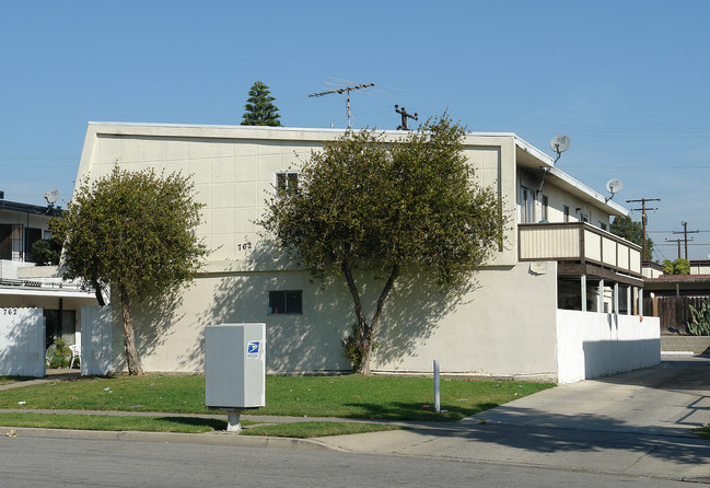 762 Shalimar Dr in Costa Mesa, CA - Foto de edificio - Building Photo