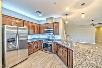 914 Harbor Ave in Henderson, NV - Building Photo - Building Photo