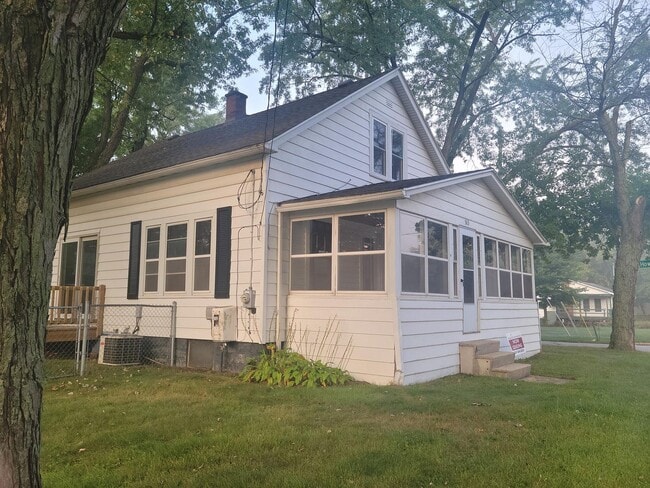 property at 513 W Centre Ave