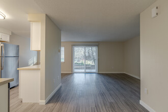 Evanbrook Apartments in Portland, OR - Foto de edificio - Interior Photo