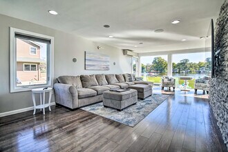 2712 Shorewood Dr in McHenry, IL - Foto de edificio - Building Photo