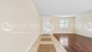 807 Via Bahia in San Marcos, CA - Foto de edificio - Building Photo