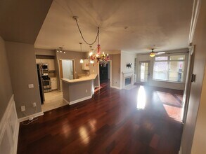 955 Juniper St NE, Unit 3325 in Atlanta, GA - Building Photo - Building Photo