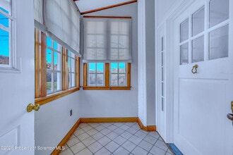 714 Smith St in Dunmore, PA - Building Photo - Building Photo