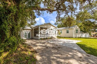 1499 W River Shore Way in Tampa, FL - Foto de edificio - Building Photo