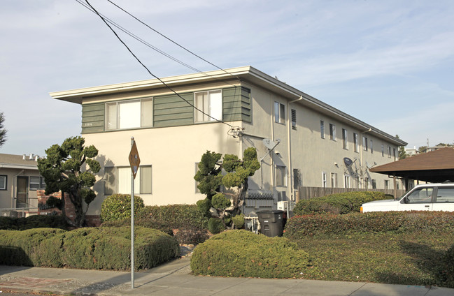 Valientoi Manor in Hayward, CA - Foto de edificio - Building Photo