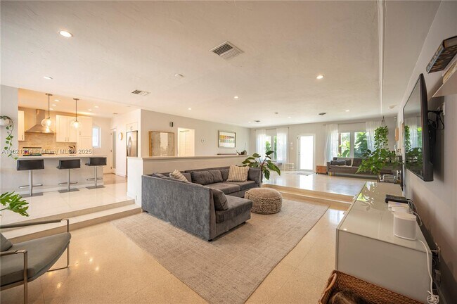 property at 920 W 43rd Ct