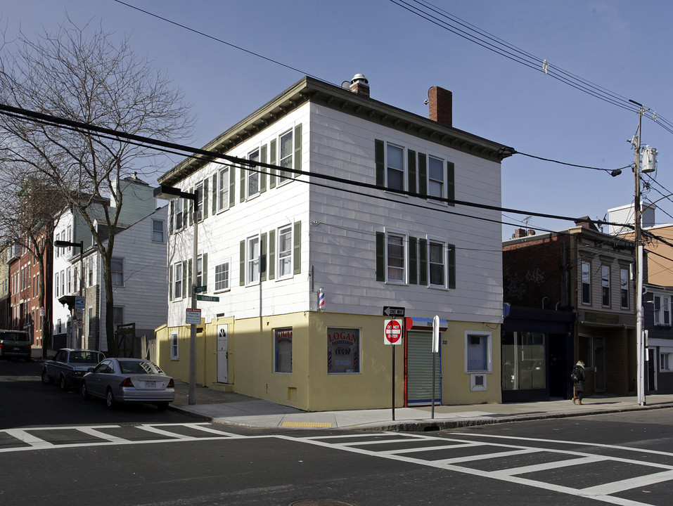 333 Sumner St in East Boston, MA - Building Photo