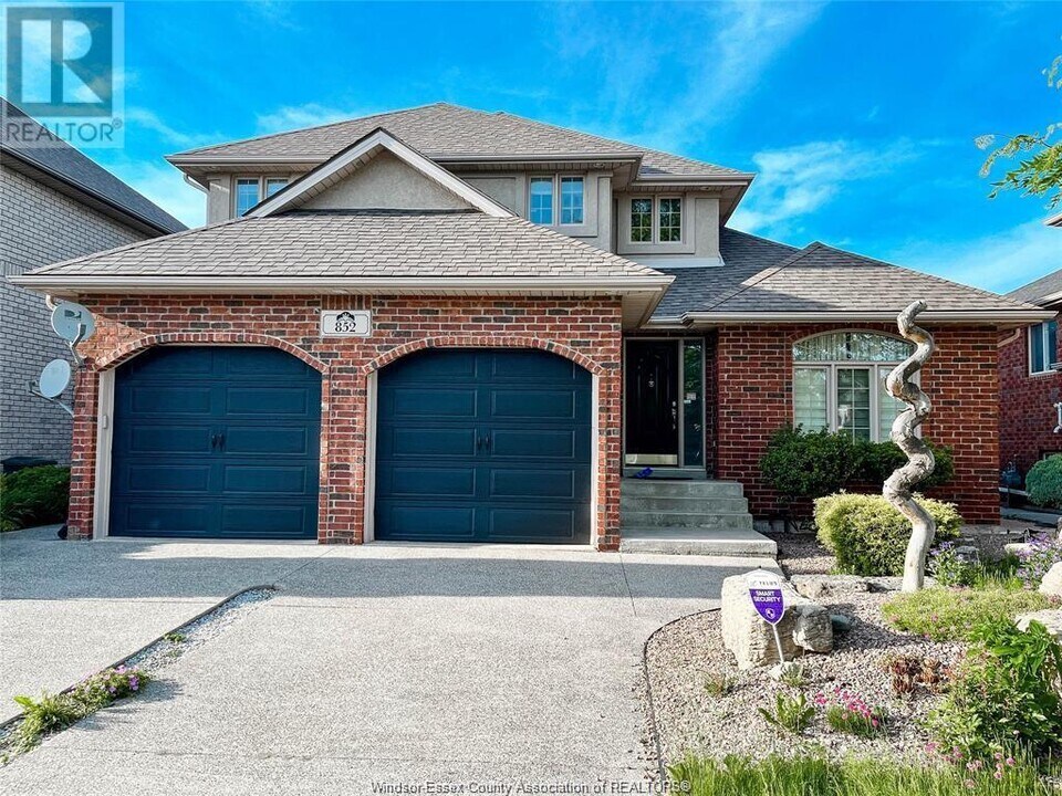 852 Massimo Crescent in Windsor, ON - Building Photo