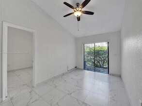 1300 Wiley St in Hollywood, FL - Building Photo - Building Photo
