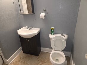 2435 N 15th St in Milwaukee, WI - Foto de edificio - Building Photo