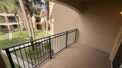 220 SW 116th Ave, Unit 15-206 in Pembroke Pines, FL - Building Photo - Building Photo