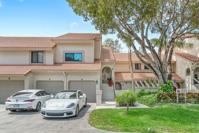 5540 Coach House Cir