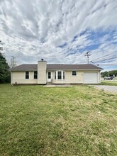 2303 Stokes Rd in Clarksville, TN - Building Photo - Building Photo