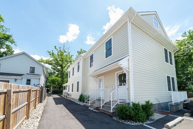 property at 11 Quarry St