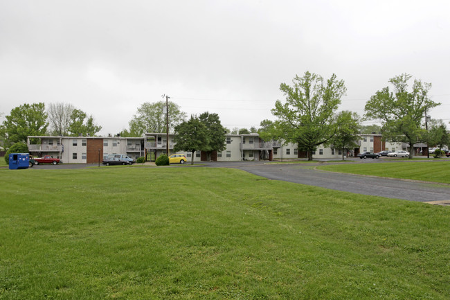 Harpeth Hills Apartments in Franklin, TN - Building Photo - Building Photo