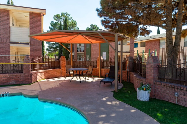 Dieter Pines Apartments