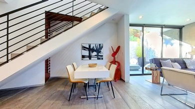 2717 Lytelle Pl in Los Angeles, CA - Foto de edificio - Building Photo