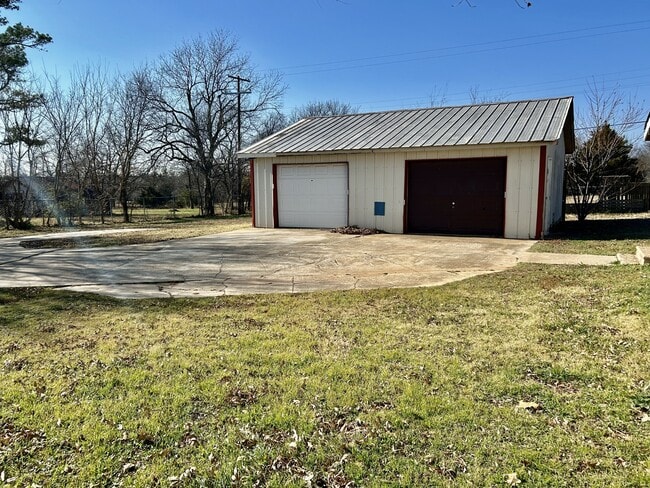 310 N Division St in Asher, OK - Building Photo - Building Photo