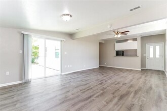 4097 Porpoise Dr SE in St. Petersburg, FL - Building Photo - Building Photo