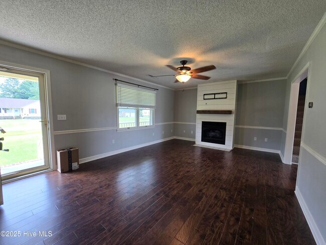 106 Betty Dr in Elizabeth City, NC - Building Photo - Building Photo