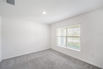7575 Sail Clover Ln in Zephyrhills, FL - Building Photo - Building Photo