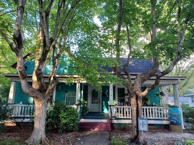 property at 212 Chestnut St