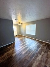 101 Redbud Ct in Waxahachie, TX - Building Photo - Building Photo