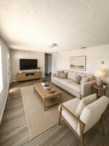 1130 Powersong St in Holiday, FL - Building Photo