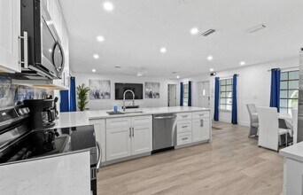 4421 NW 2nd Ct in Coconut Creek, FL - Building Photo - Building Photo