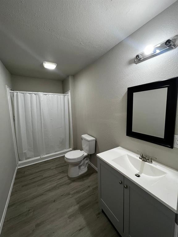 601 E Wright Ave-Unit -B in Baytown, TX - Building Photo - Building Photo