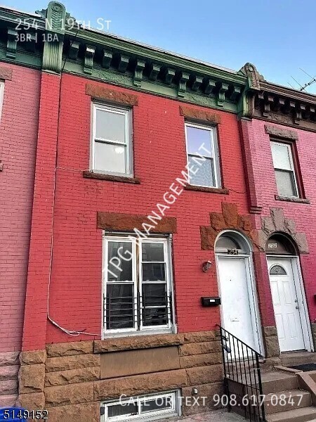 254 N 19th St in East Orange, NJ - Building Photo