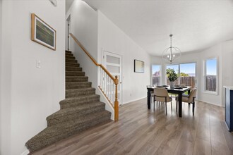 5174 N Rothmans Ave in Boise, ID - Foto de edificio - Building Photo