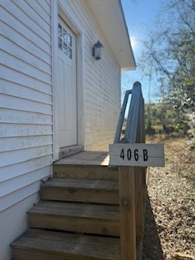 406 Daniel Ct in Greenwood, SC - Building Photo - Building Photo