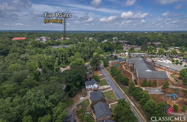 220 E Rutherford St in Athens, GA - Foto de edificio - Building Photo