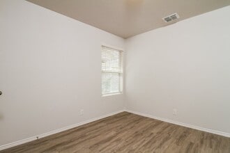 5406 Freshwater Way in San Antonio, TX - Building Photo - Building Photo