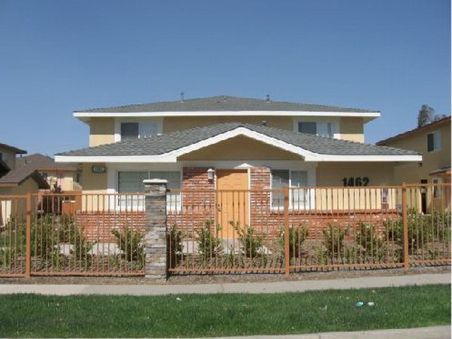 Citrus Grove in Rialto, CA - Building Photo