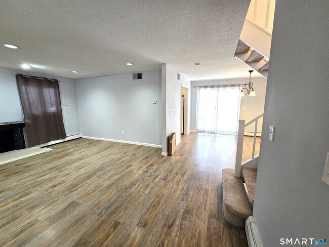 7 Staunton Ct in Farmington, CT - Building Photo - Building Photo