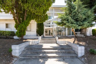 Sierra Vista in San Bernardino, CA - Building Photo - Building Photo