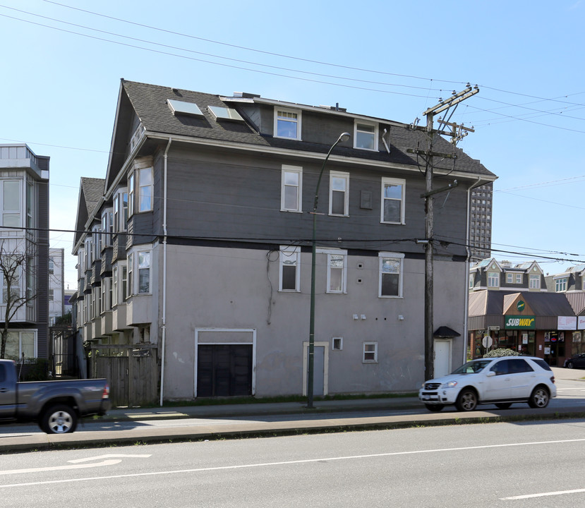 2200 Heather St in Vancouver, BC - Building Photo