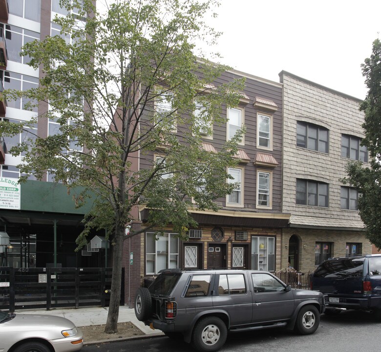 476 Humboldt St in Brooklyn, NY - Building Photo