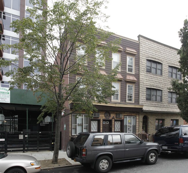 476 Humboldt St