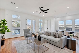 1228 E 23rd St in Houston, TX - Foto de edificio - Building Photo