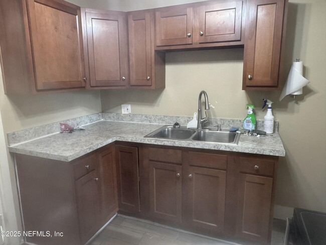 1228 Winthrop St in Jacksonville, FL - Building Photo - Building Photo